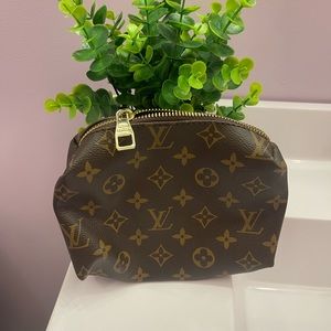 Louis Vuitton pouch,